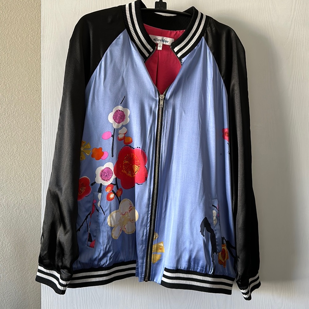 Alice Blue flower bomber jacket. Multicolored.
